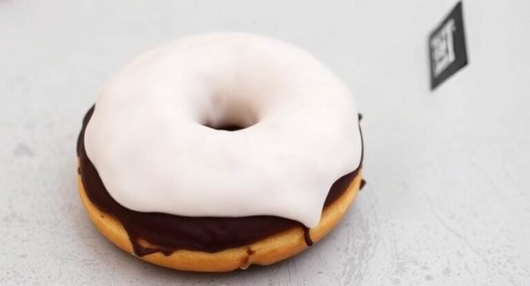 Blackbird Doughnuts – Boston & Newton