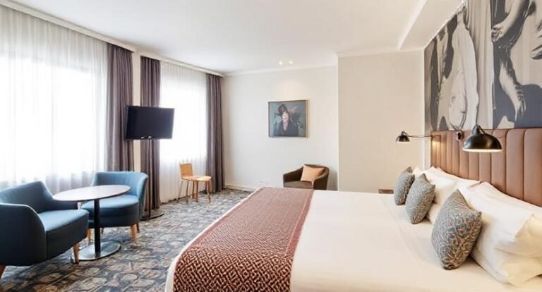 The Verb Hotel – Best Budget Friendly & Retro Vibe Stay in Bosto