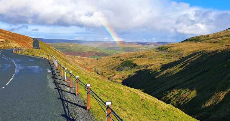 The Yorkshire Dales Drive – Rolling Hills & Storybook Villages