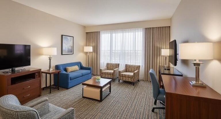 Hotel Indigo – San Antonio Riverwalk (Budget Friendly)