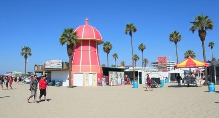 Venice Beach – The Artistic & Eclectic Hub