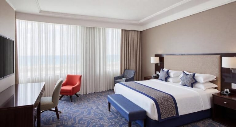 Radisson Blu Hotel Batumi – Best for Beachfront Views (Batumi)