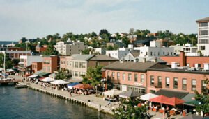 Scenic view of a popular Canadian city showcasing culture and charm for travelers.