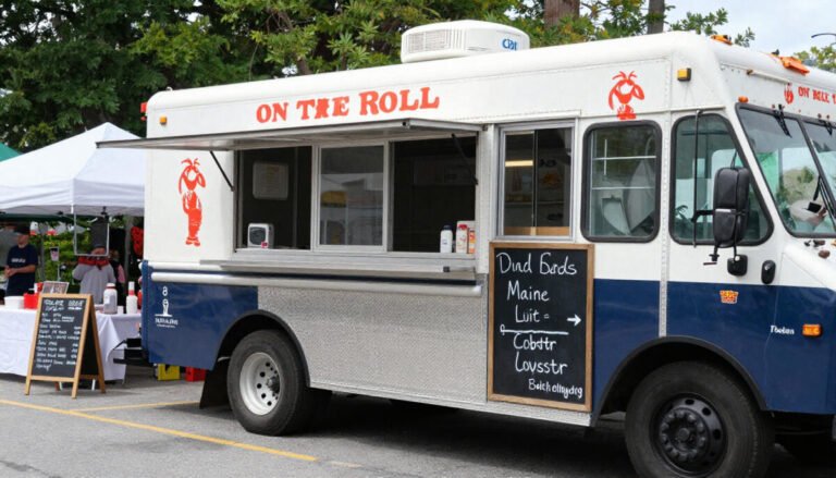 On The Roll Maine Lobster (Food Truck – Metro Atlanta)