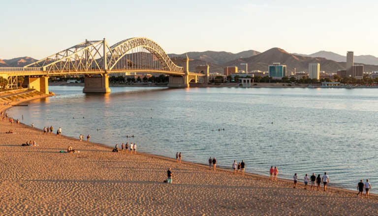London Bridge Beach – Lake Havasu City