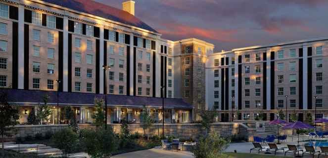 The Guest House at Graceland – Best for Elvis Fans & Themed Luxury