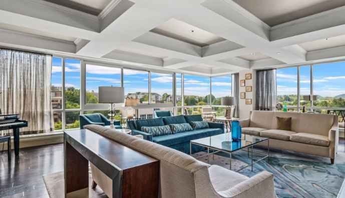 The Tennessean Hotel – Stylish Comfort Without the High Price