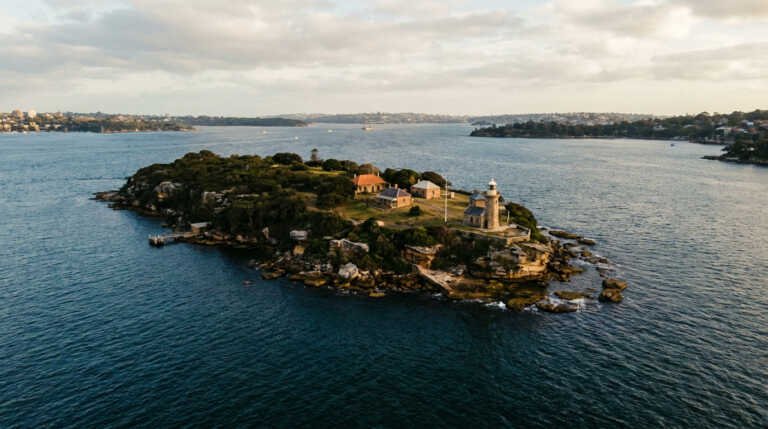 Goat Island – Me mel