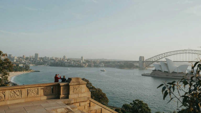 Mrs Macquarie’s Chair – Classic Sydney Harbour View
